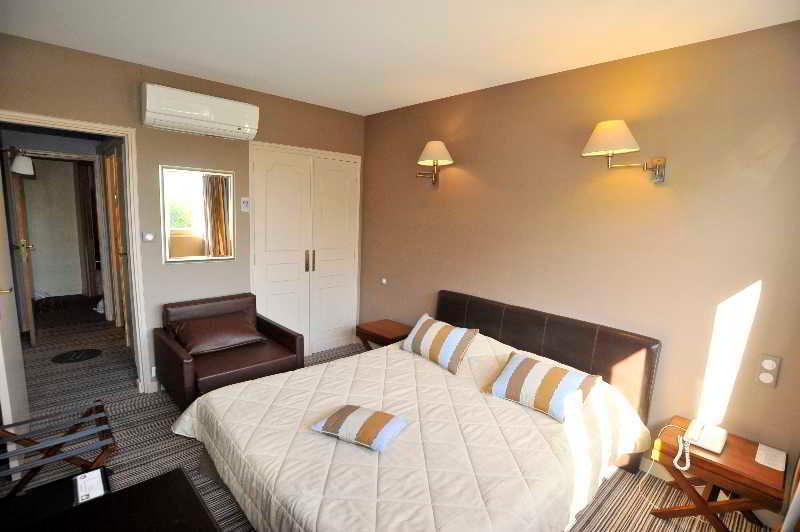 The Originals City, Hotel Napoleon, La Roche-Sur-Yon Bagian luar foto