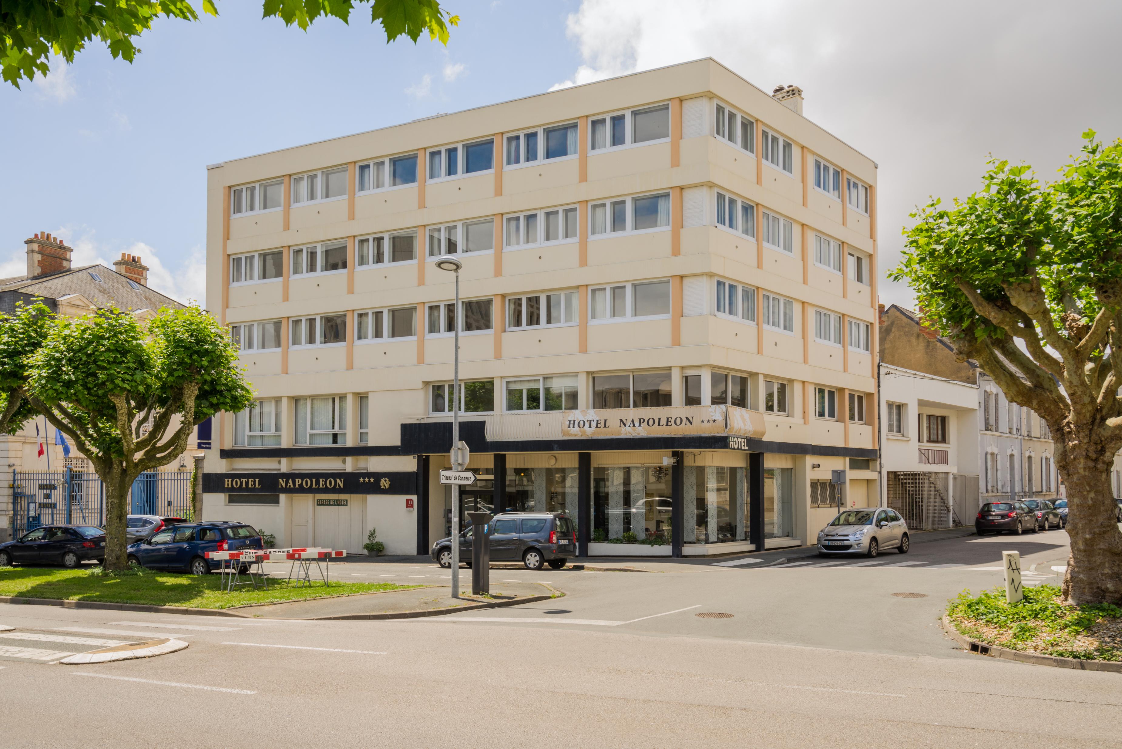 The Originals City, Hotel Napoleon, La Roche-Sur-Yon Bagian luar foto