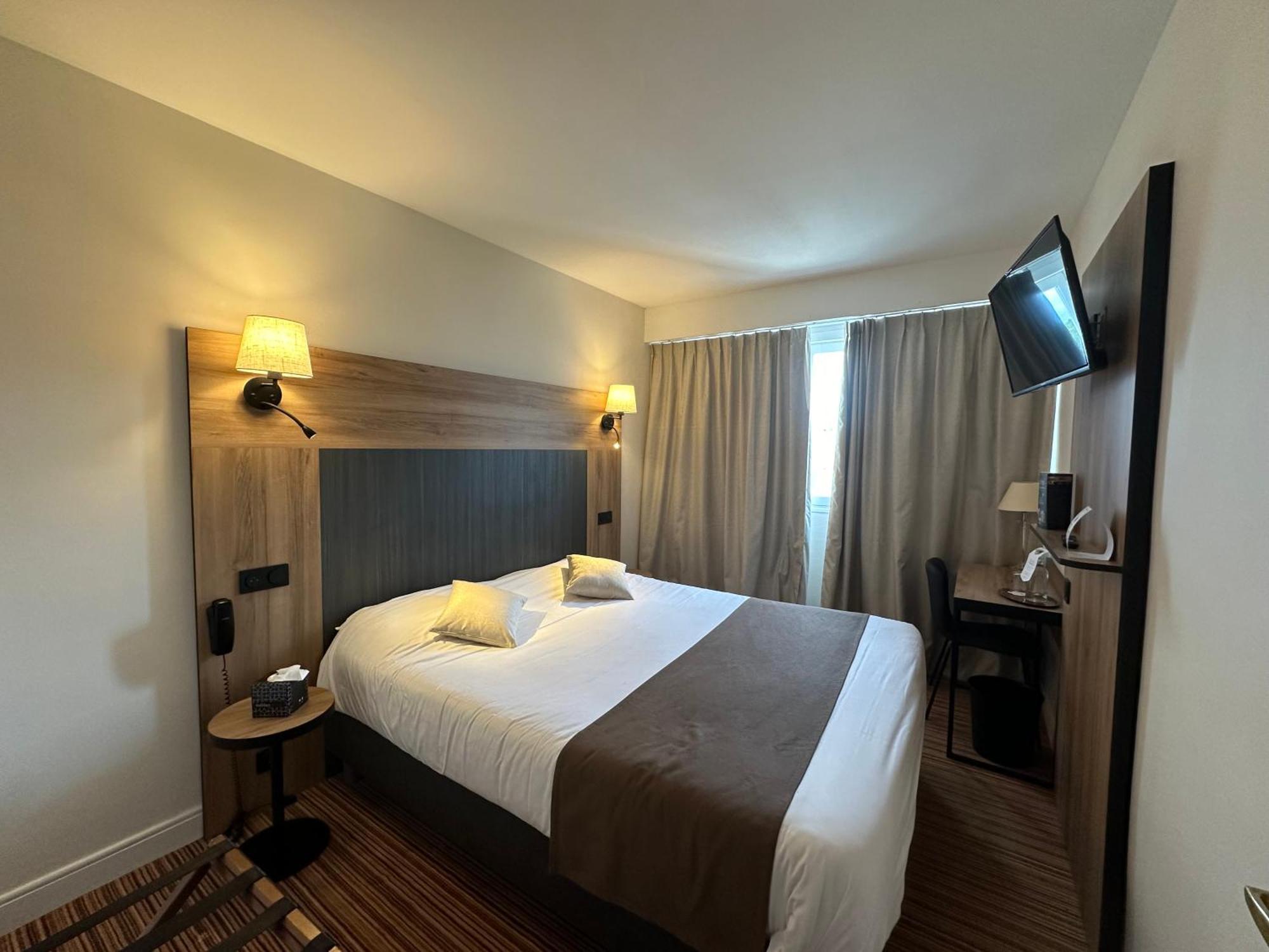 The Originals City, Hotel Napoleon, La Roche-Sur-Yon Bagian luar foto