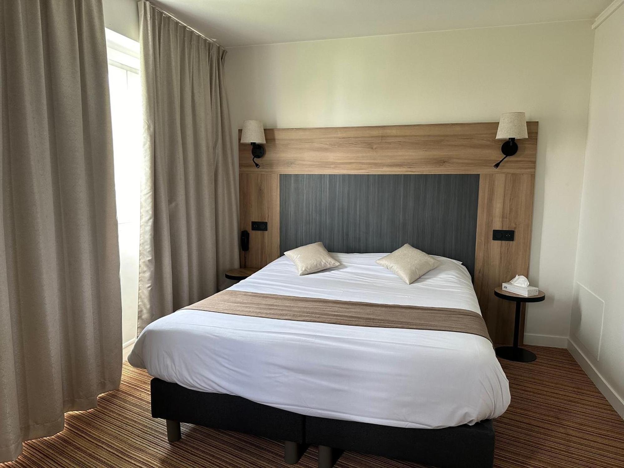 The Originals City, Hotel Napoleon, La Roche-Sur-Yon Bagian luar foto