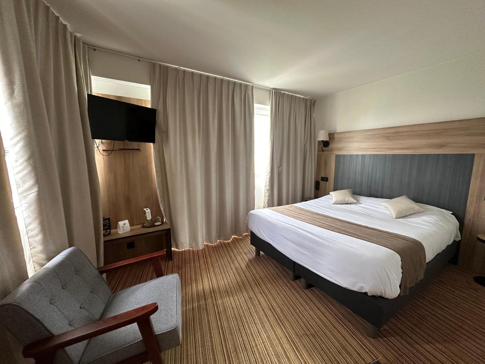 The Originals City, Hotel Napoleon, La Roche-Sur-Yon Bagian luar foto