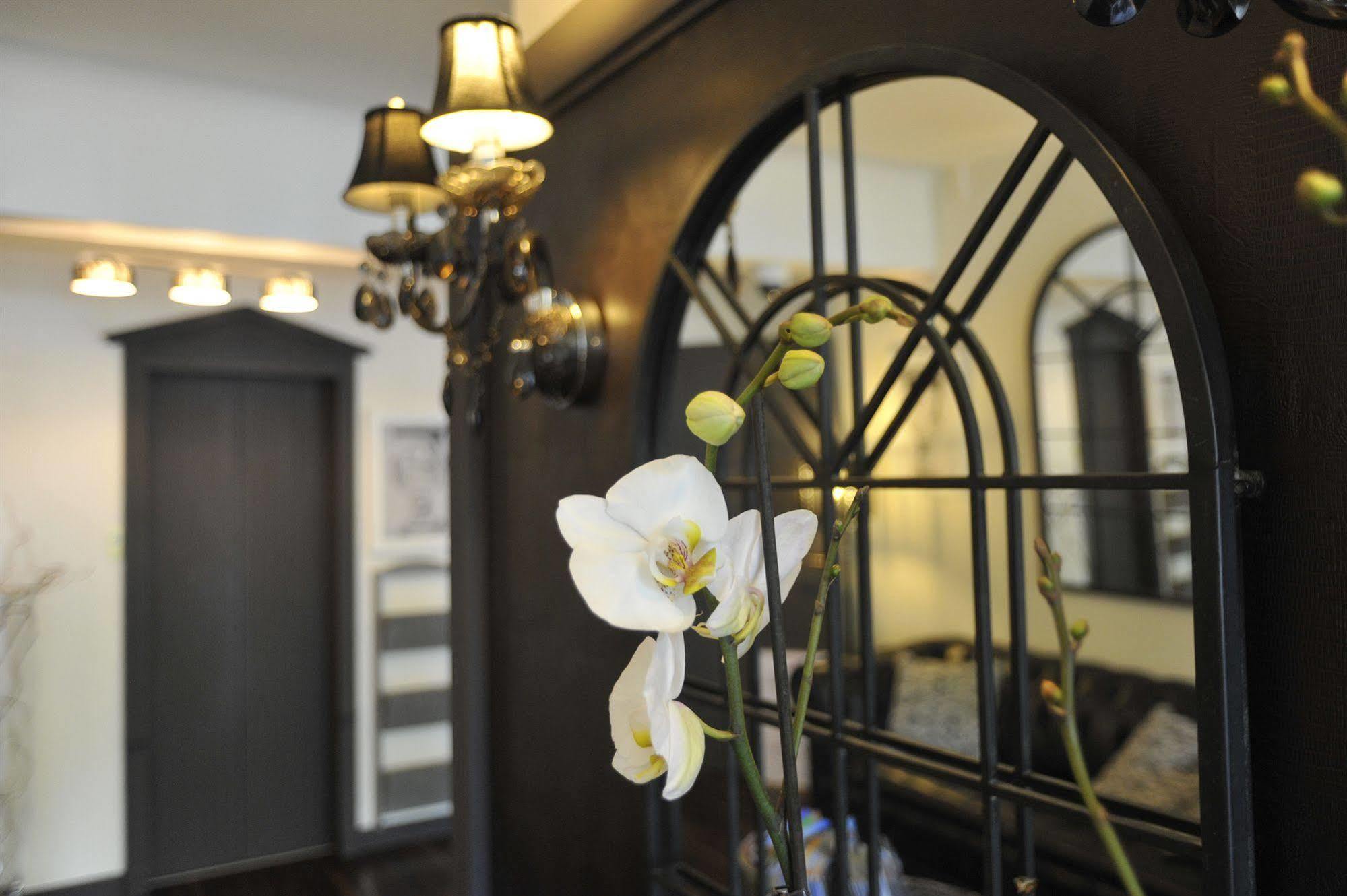 The Originals City, Hotel Napoleon, La Roche-Sur-Yon Bagian luar foto