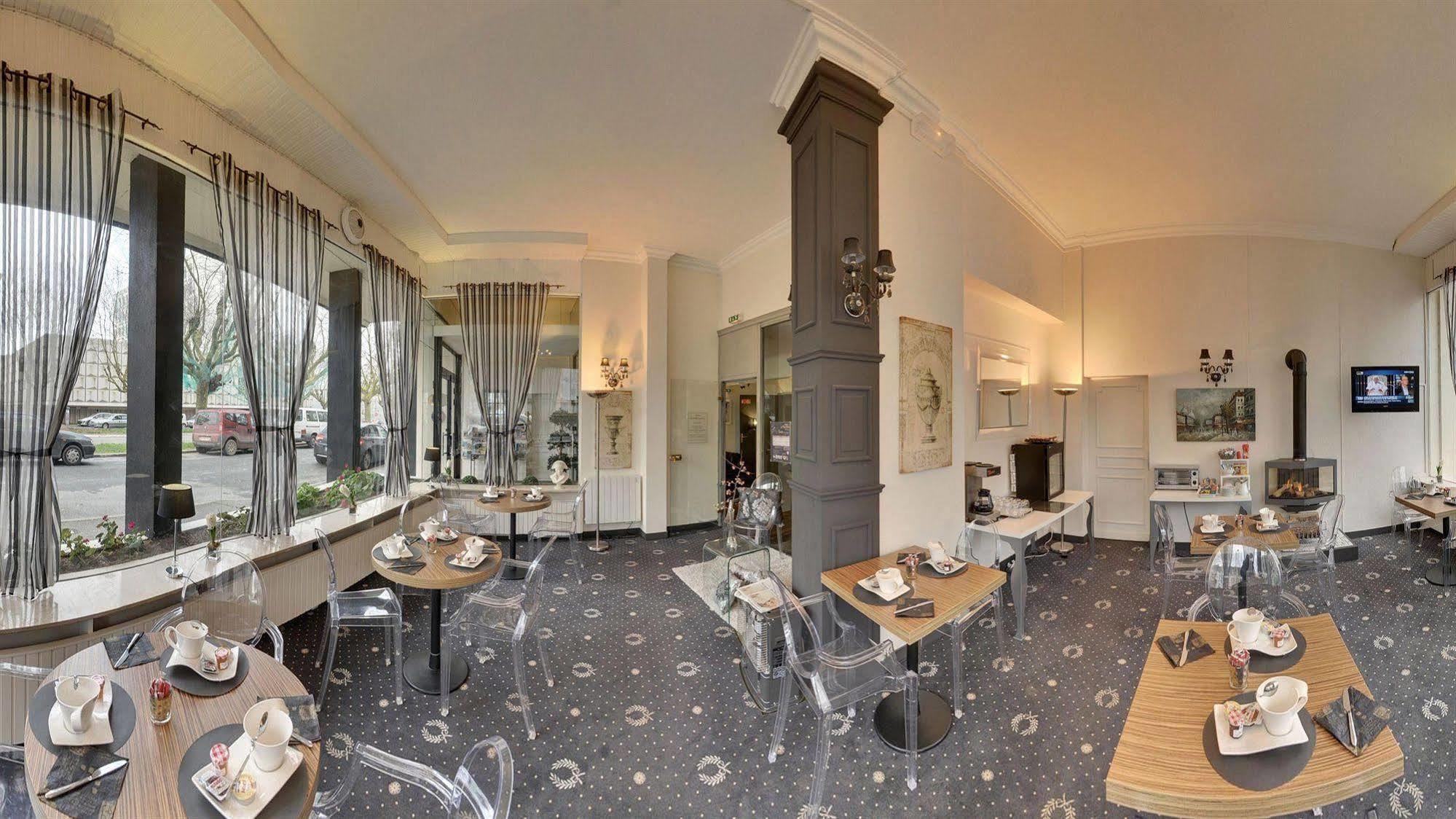 The Originals City, Hotel Napoleon, La Roche-Sur-Yon Bagian luar foto