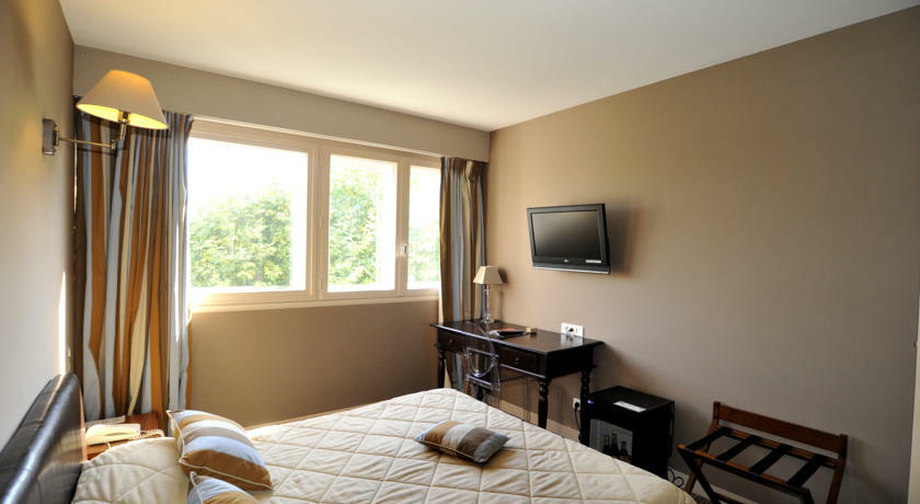The Originals City, Hotel Napoleon, La Roche-Sur-Yon Bagian luar foto