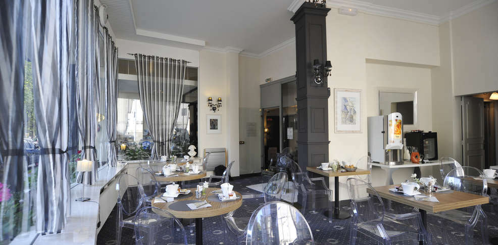 The Originals City, Hotel Napoleon, La Roche-Sur-Yon Bagian luar foto